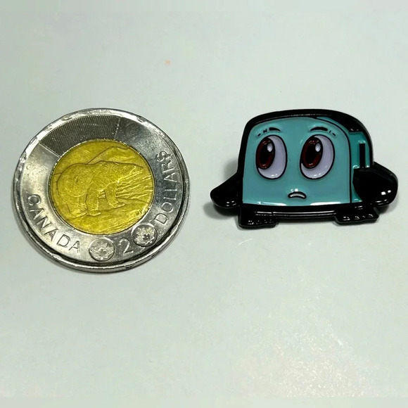 The Brave  Little Toaster - Pin 💙 - Picture 3 of 6